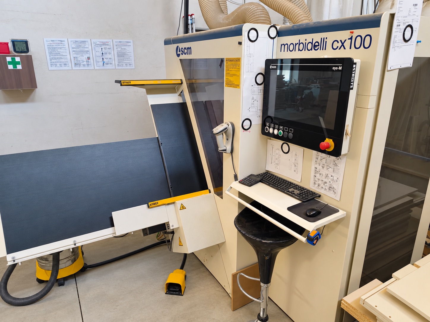 CNC stroj SCM Morbidelli cx100 v dielni